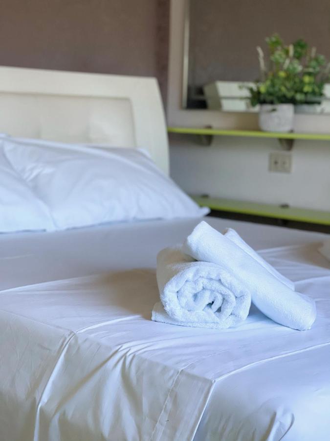 Sunkissed Centre Apartment Vlora Kültér fotó