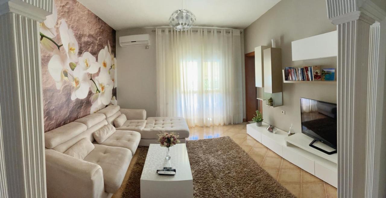 Sunkissed Centre Apartment Vlora Kültér fotó