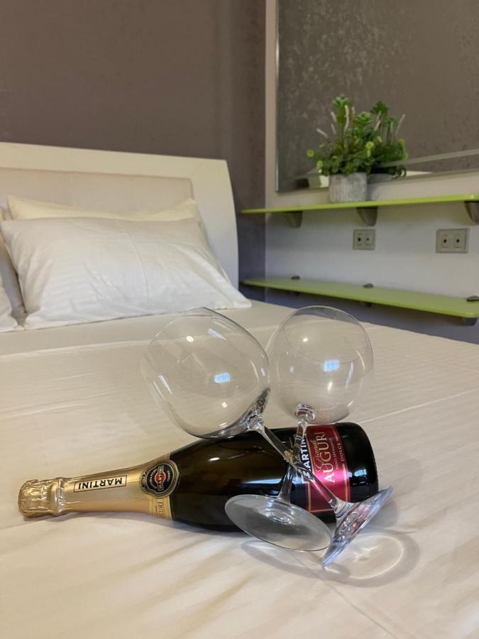 Sunkissed Centre Apartment Vlora Kültér fotó
