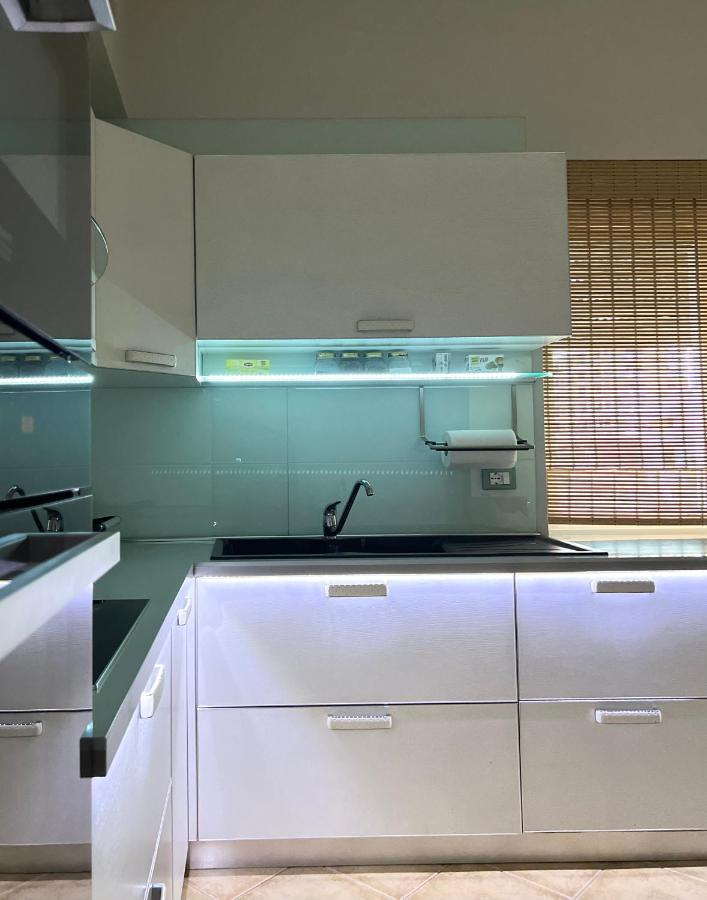 Sunkissed Centre Apartment Vlora Kültér fotó