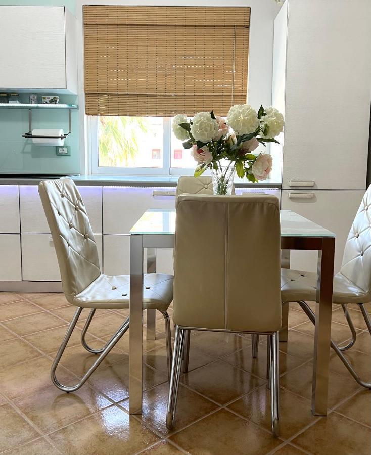 Sunkissed Centre Apartment Vlora Kültér fotó