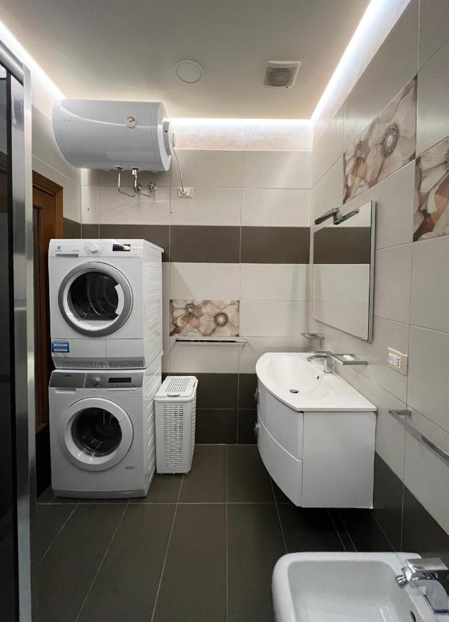 Sunkissed Centre Apartment Vlora Kültér fotó