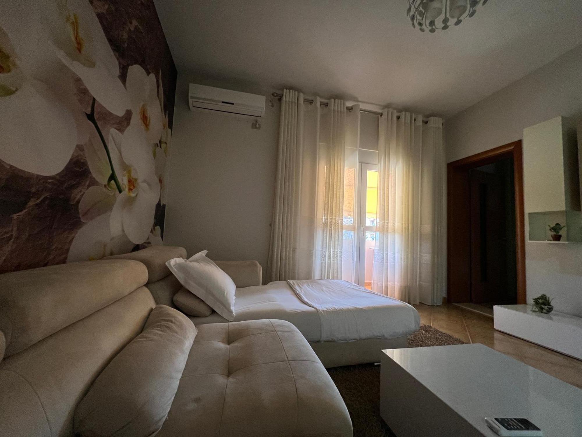 Sunkissed Centre Apartment Vlora Kültér fotó